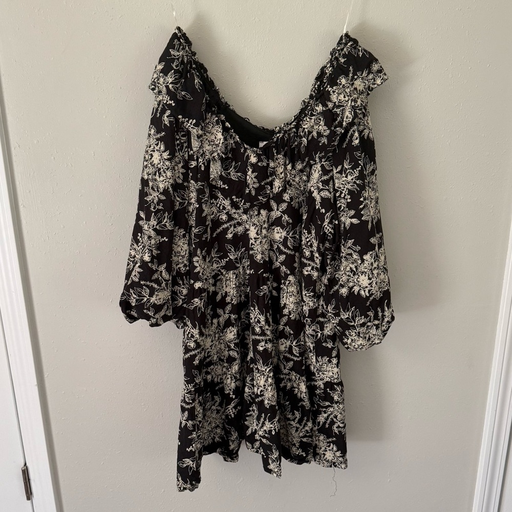 Golden by Goldie Boutique Black Ruffle Neck Mini Dress Size Large